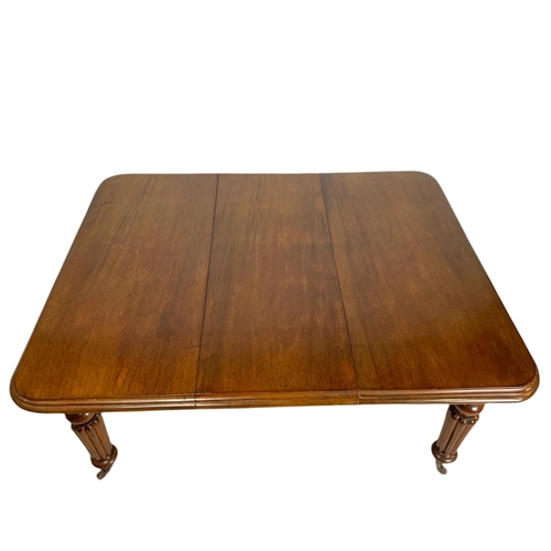 913 - Victorian mahogany dining table, 150x116x72cms