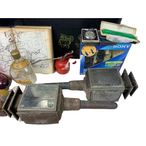 779 - Sundry lot of assorted items