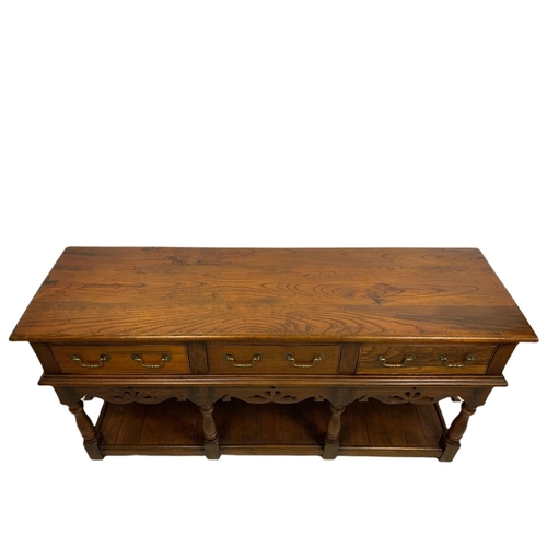 958 - Vintage 18th century style oak dresser base with 3 drawers. 165/48/85cm