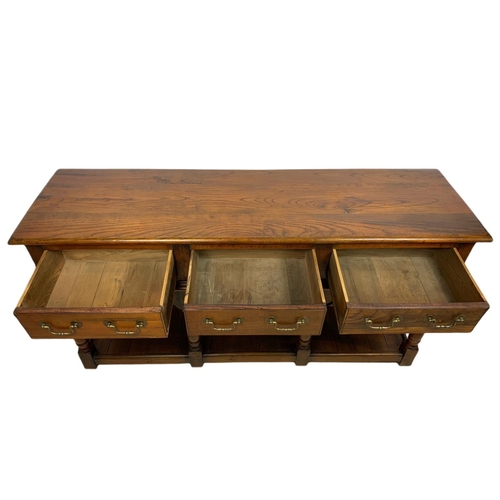 958 - Vintage 18th century style oak dresser base with 3 drawers. 165/48/85cm