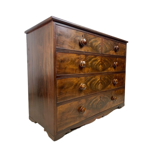 962 - Victorian mahogany 2 over 3 chest of drawers. 115/50.5/92cm