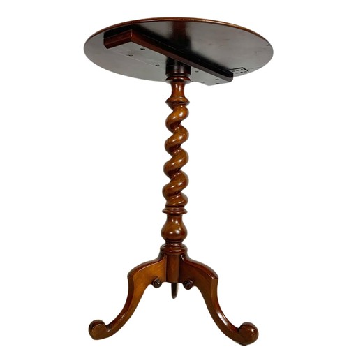 965 - Victorian mahogany pedestal side table. 50/50/72cm