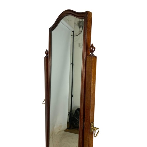 928 - Vintage mahogany framed cheval dressing mirror. 42/49/156cm