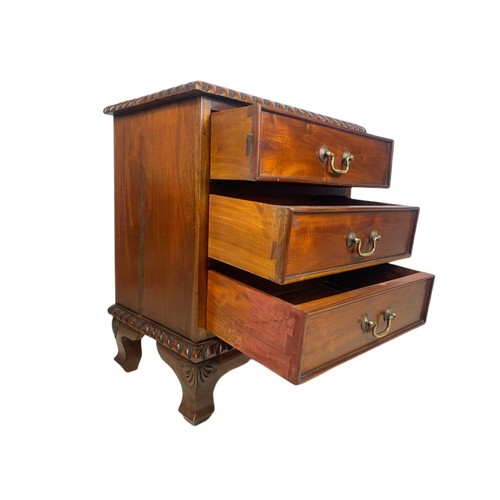 988 - Small mahogany 3 drawer chest. 51/33/59cm