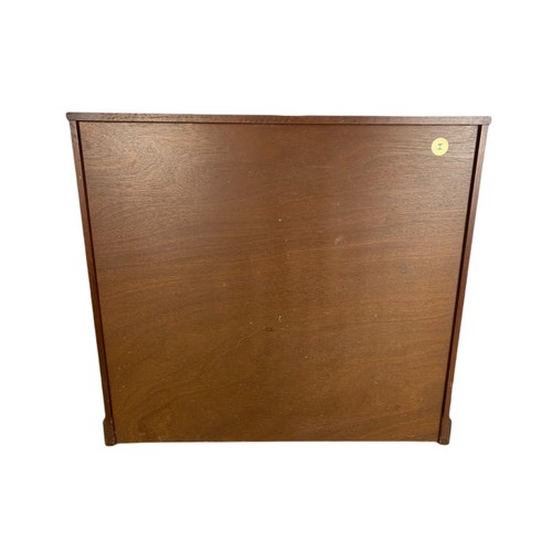 819a - McIntosh mahogany shelving unit. 96/27/86.5cm