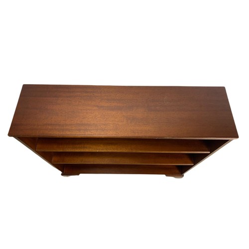 819a - McIntosh mahogany shelving unit. 96/27/86.5cm