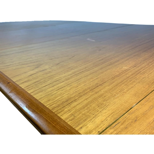 893c - Danish teak mid century extendable 2 leaf dining table. Not extended 162/105/72cm