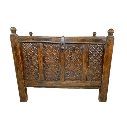 980 - Mid 19th century dowry chest. 88.5/52/73cm