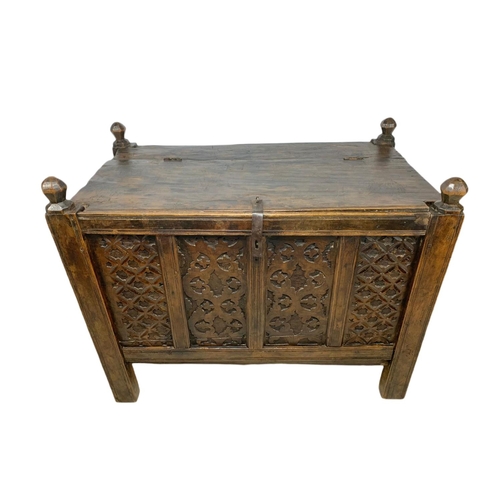 980 - Mid 19th century dowry chest. 88.5/52/73cm