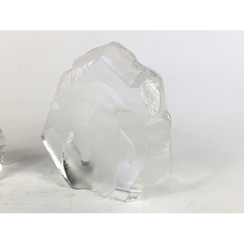 367a - 4 Swedish Crystal figures. By Mats Jonasson, Reijmyre Kristall and Lindshammar. 12cm.