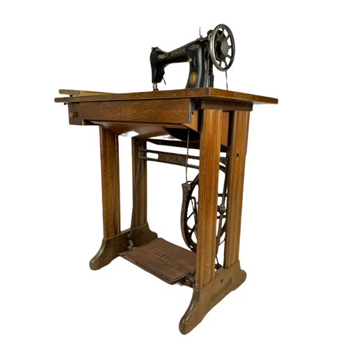 820 - Vintage Singer sewing machine table, 79cm x 42cm x 74cm