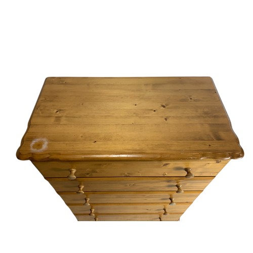 822 - Pine chest of drawers. 83/45/114cm