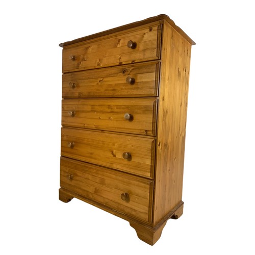 822 - Pine chest of drawers. 83/45/114cm