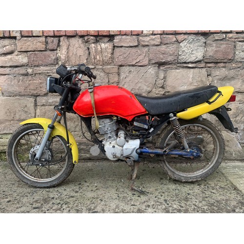 343 - Honda CG 125 HPI motorbike