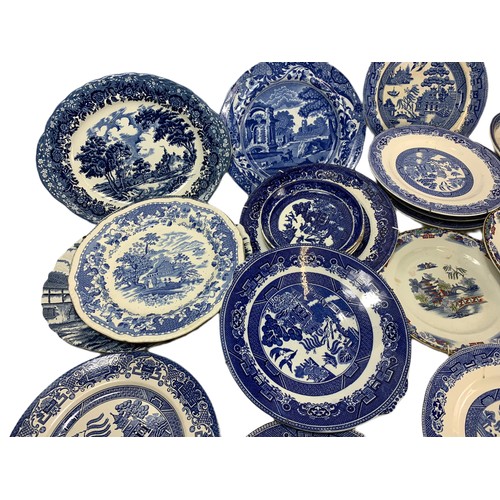 645 - Quantity of Victorian and vintage blue and white pottery plates.