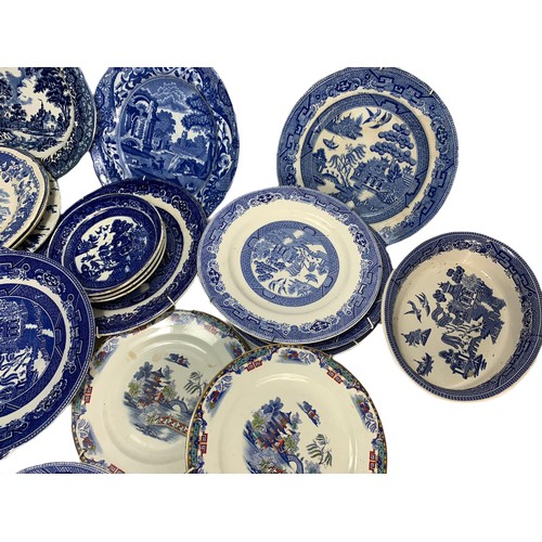 645 - Quantity of Victorian and vintage blue and white pottery plates.