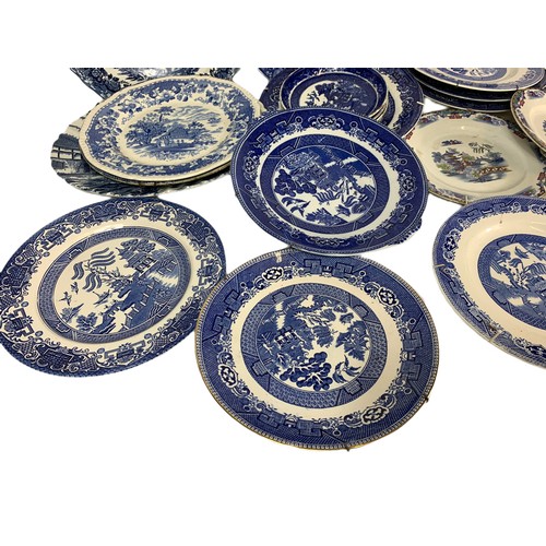 645 - Quantity of Victorian and vintage blue and white pottery plates.