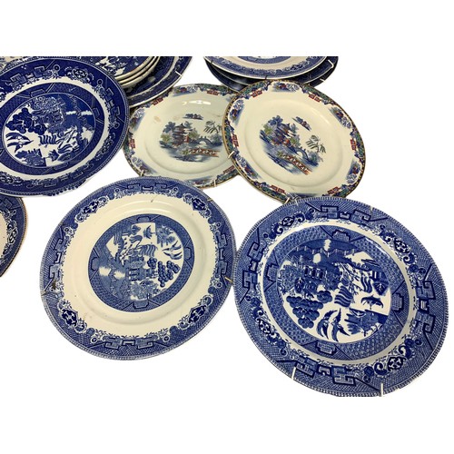 645 - Quantity of Victorian and vintage blue and white pottery plates.