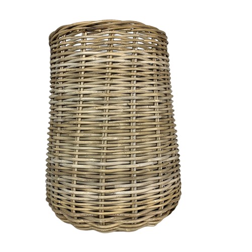 648 - Large vintage wicker laundry/storage basket. 52/65cm