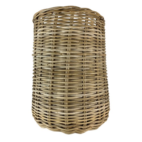 648 - Large vintage wicker laundry/storage basket. 52/65cm