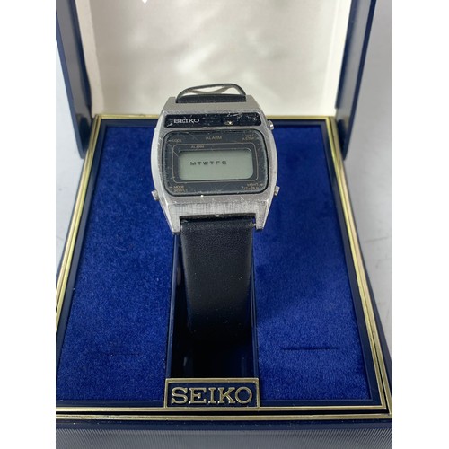 696 - Seiko watch in box