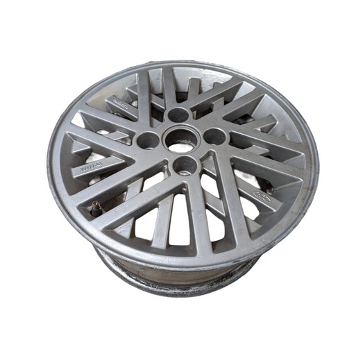 371 - 4 alloy wheels.