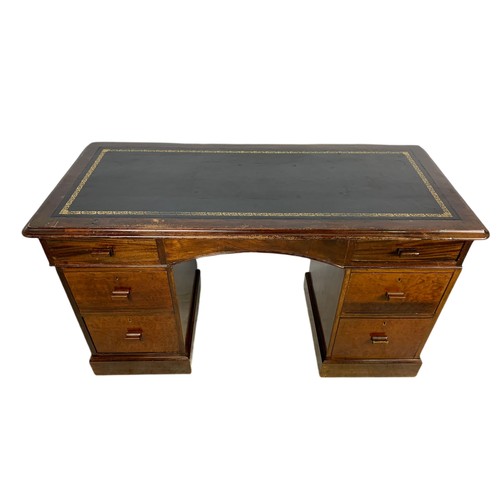 1020 - Early 20th century leather top writing desk. Circa 1930’s. 131/59/73cm