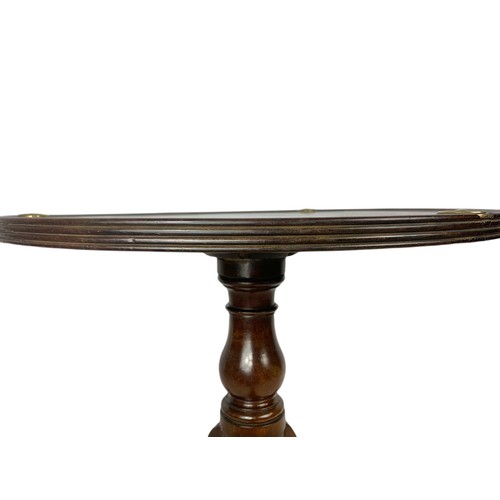 1044 - Georgian mahogany revolving pedestal side table. 61/61cm