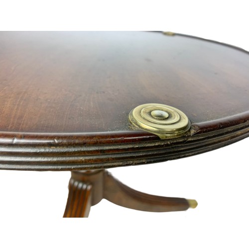 1044 - Georgian mahogany revolving pedestal side table. 61/61cm