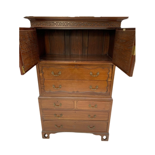 1038 - Large late Edwardian Georgian style mahogany chest on chest, 114cm x 51cm x 182cm