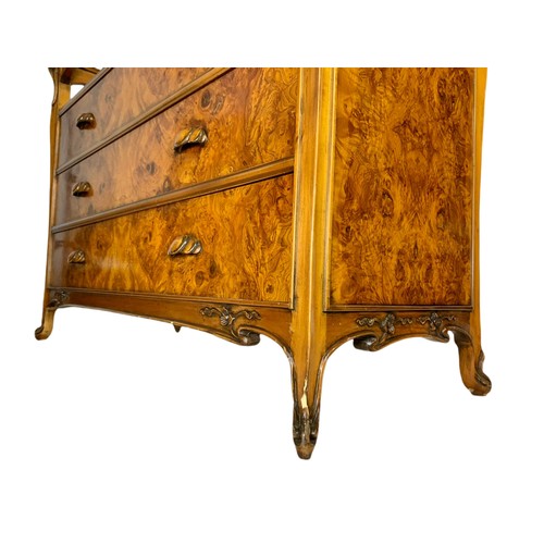 1039 - Vintage 18th century style French provincial burr walnut side cabinet with glass top. 115/80/89cm