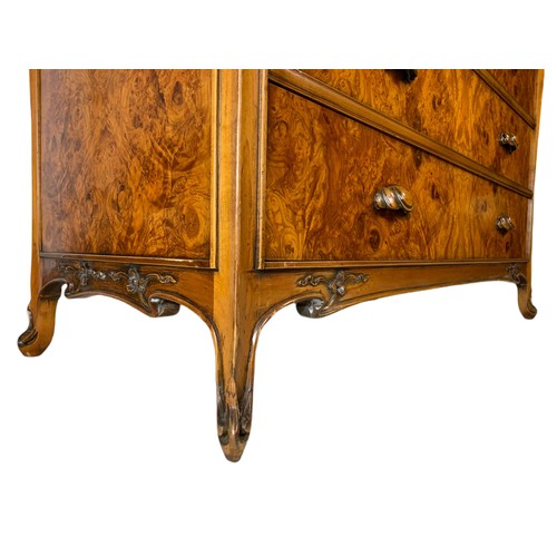 1039 - Vintage 18th century style French provincial burr walnut side cabinet with glass top. 115/80/89cm