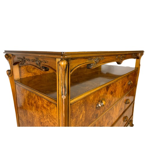 1039 - Vintage 18th century style French provincial burr walnut side cabinet with glass top. 115/80/89cm