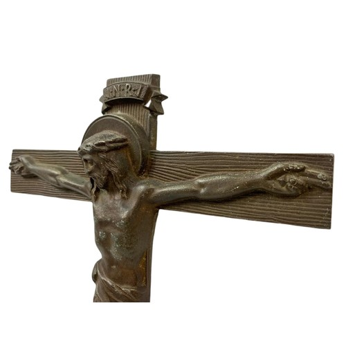 713 - Early 20th century metal crucifix. Circa 1910. 22/30cm