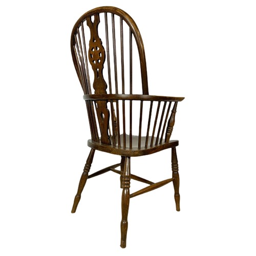 912 - Large mid 19th century elm and beech Windsor armchair