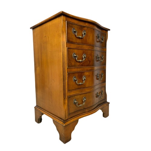 1022 - Yew wood chest of drawers. 48/38/72cm