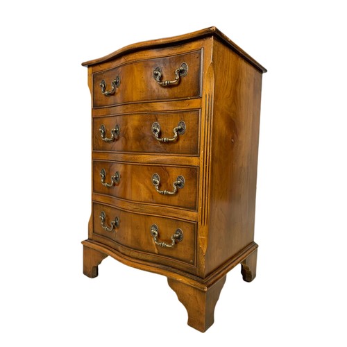 1022 - Yew wood chest of drawers. 48/38/72cm