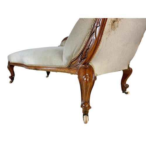 960 - Victorian carved walnut chaise lounge. 193cm