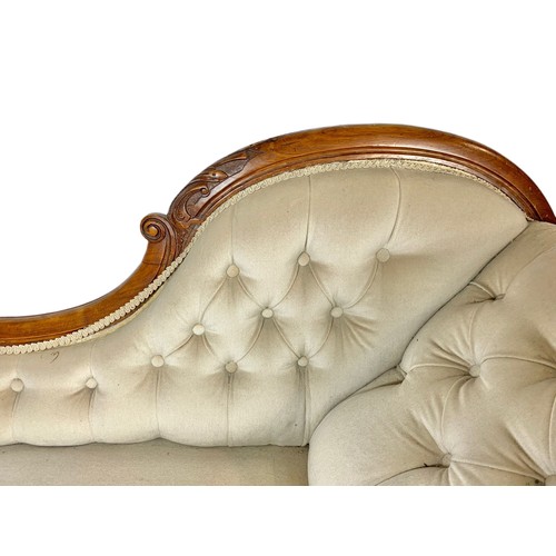 960 - Victorian carved walnut chaise lounge. 193cm