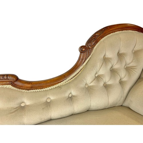 960 - Victorian carved walnut chaise lounge. 193cm