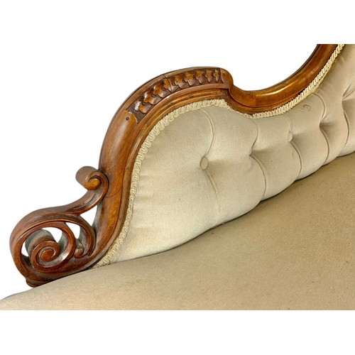 960 - Victorian carved walnut chaise lounge. 193cm