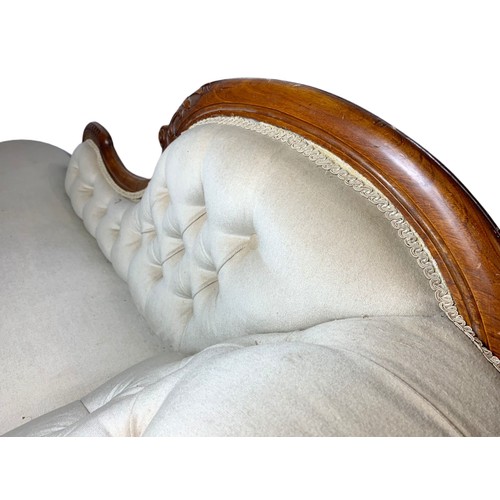 960 - Victorian carved walnut chaise lounge. 193cm