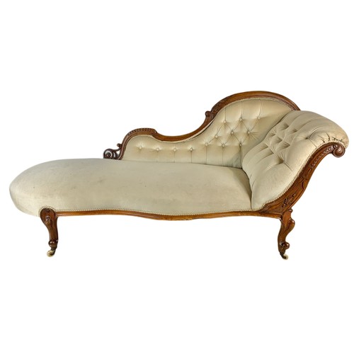 960 - Victorian carved walnut chaise lounge. 193cm