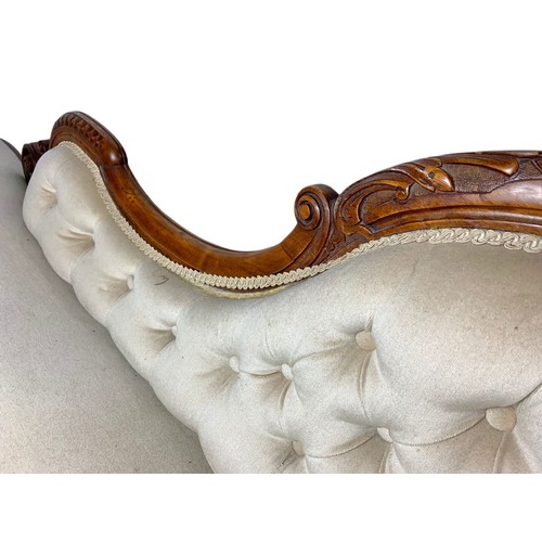 960 - Victorian carved walnut chaise lounge. 193cm