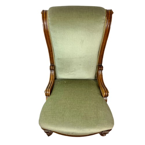 1012 - Victorian oak ladies chair. 55/56/93cm