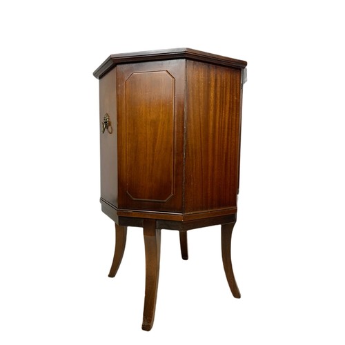 1053 - Regency style mahogany leather top drinks cabinet. 45.5/45.5/69cm