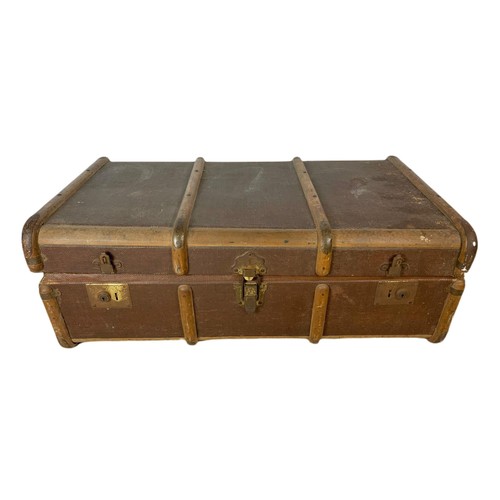 727 - Vintage travelling trunk with contents. Including furs and crystal etc