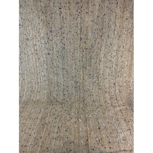 1029 - Large wool rug. 303/237cm