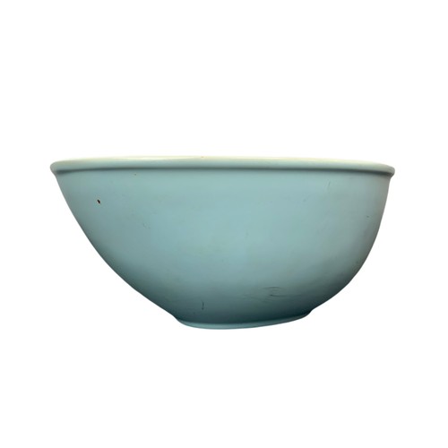 728b - Emile Henry French tagine and a set of 4 Portuguese salad bowls. Tagine 32/21cm. Largest bowl 32/26/... 