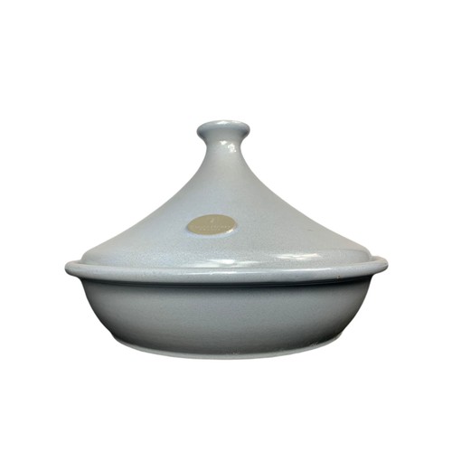 728b - Emile Henry French tagine and a set of 4 Portuguese salad bowls. Tagine 32/21cm. Largest bowl 32/26/... 